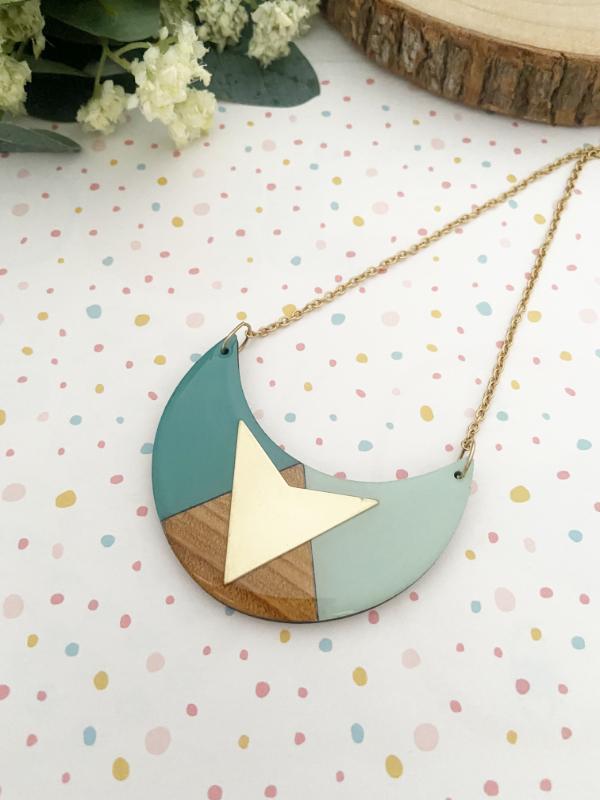 Wooden Arc Necklaces in 2 Tone Colours in shades of green